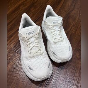 Hoka Clifton 8